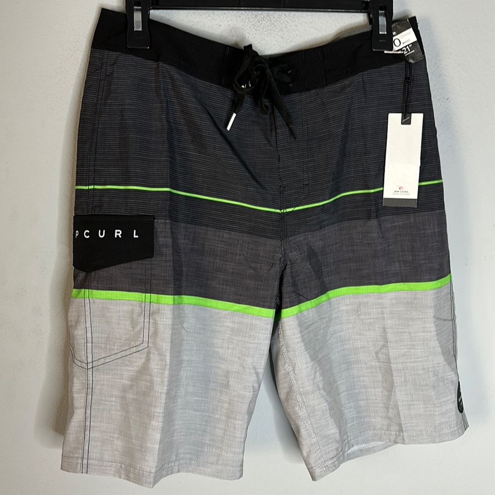 NWT  Rip Curl Men's Grey Striped Focus NR Boradshort 21", Size 33